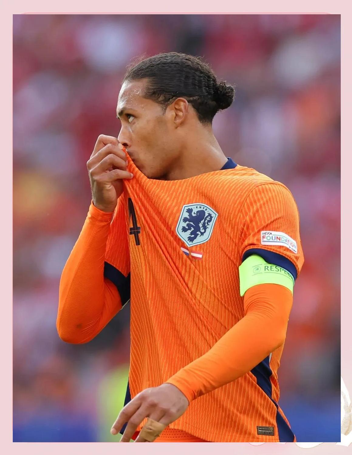 关于英格兰国家队发布备战花絮；赛后手感冰凉；欧洲杯任务艰巨；赛季目标并未改变的信息