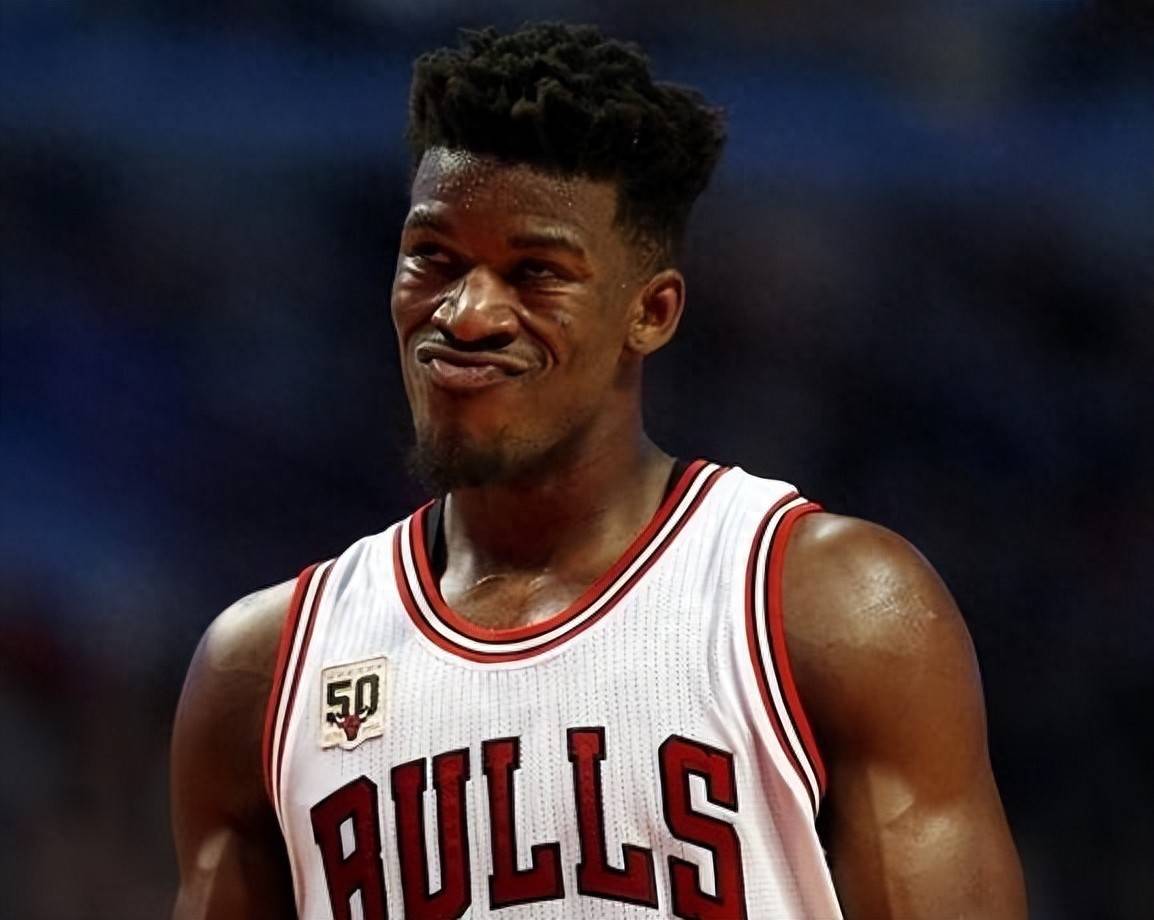  巴特勒在西班牙队比赛中出色防守，惊险取胜引发热议！