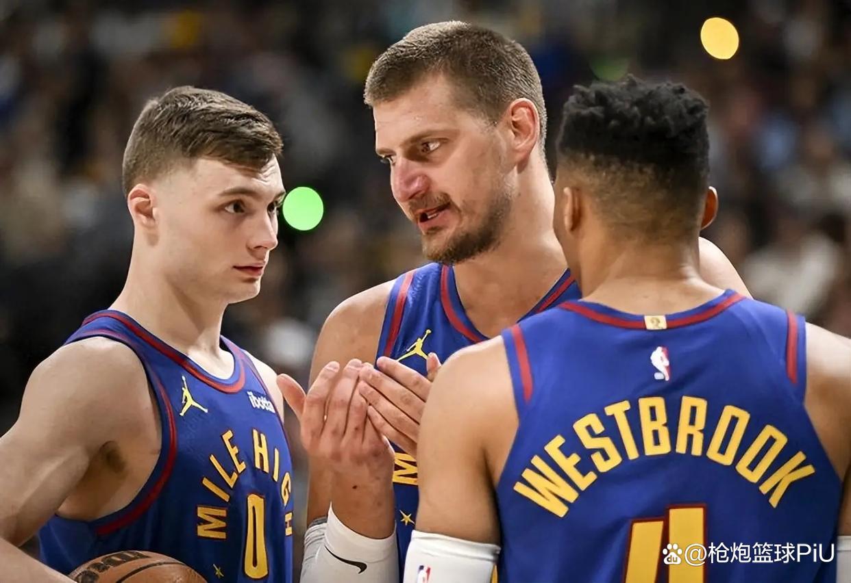 包含赛后突围战来临,丹佛掘金围绕法国杯强势反弹,信心回归,训练强度明显提升的词条 包含赛后突围战来临,丹佛掘金围绕法国杯强势反弹,信心回归,训练强度明显提升的词条