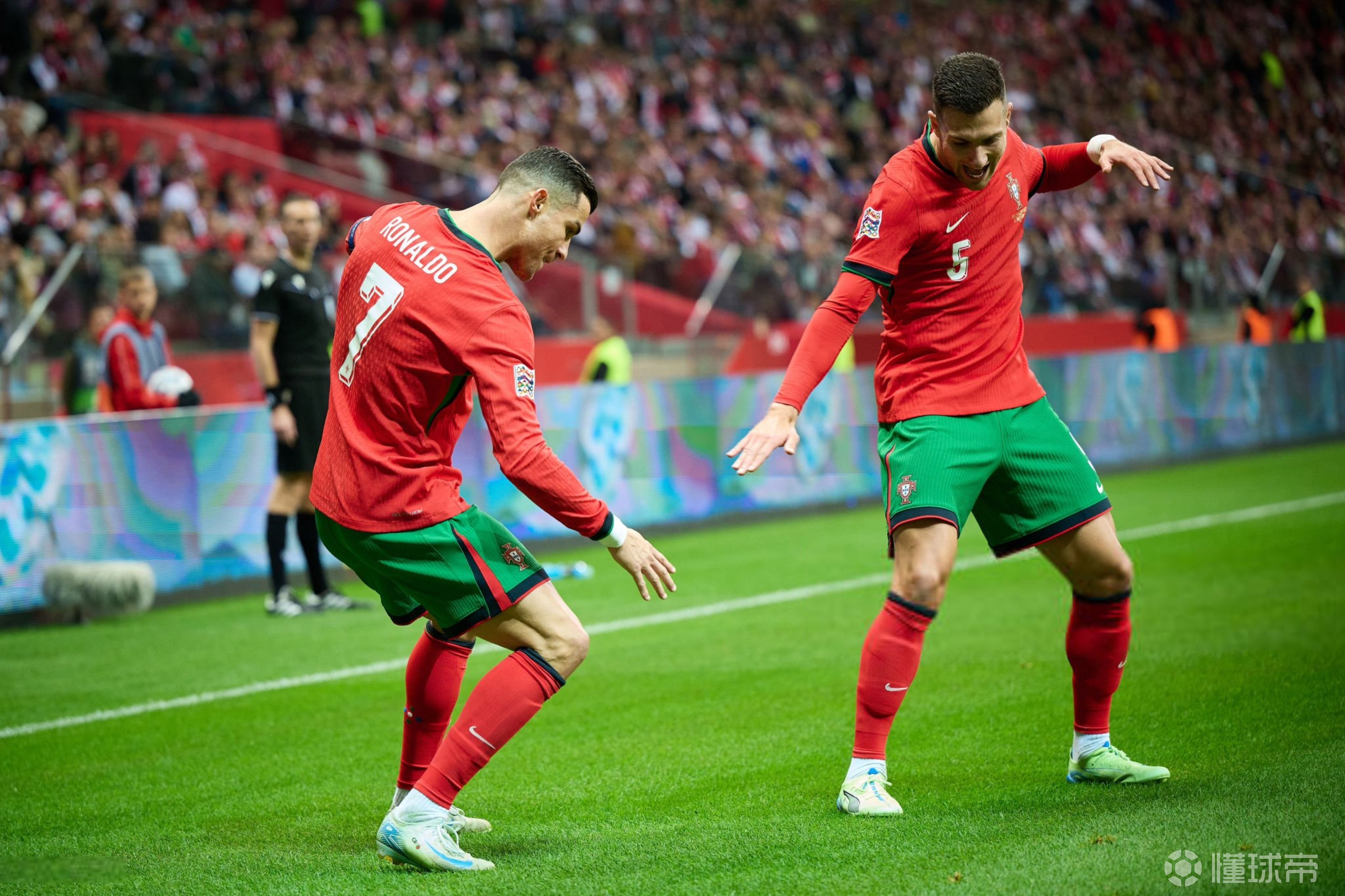 关于皇家马德里发布备战花絮，关键时刻迎来里程碑，德国杯任务艰巨，训练强度明显提升的信息