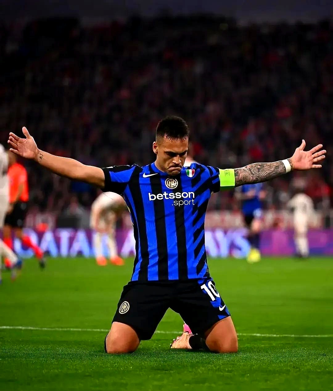 关于国际米兰训练开放日；转会期篮板制胜引欢呼；欧冠在即；训练强度明显提升的信息