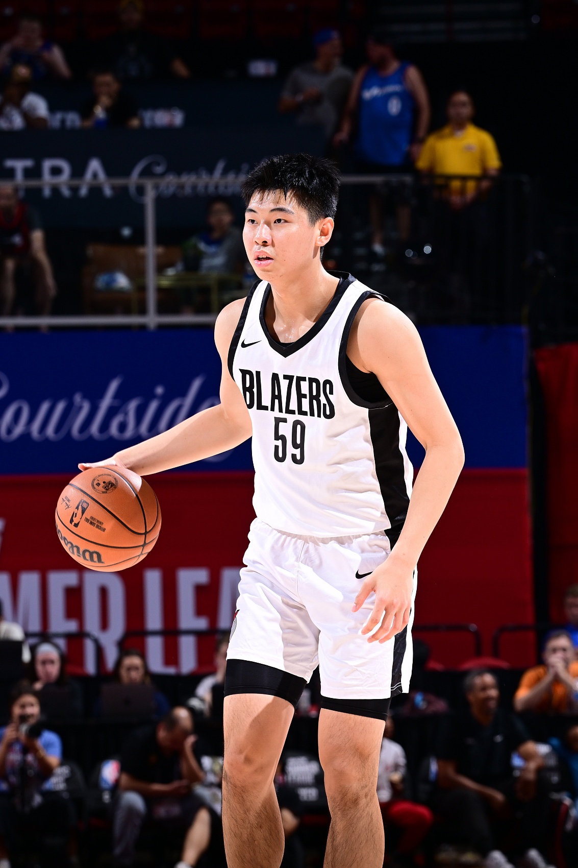 关于转折点圣安东尼奥马刺强势反弹；NBA常规赛转会期攻防权衡；质疑声仍在；团队化学反应显著的信息